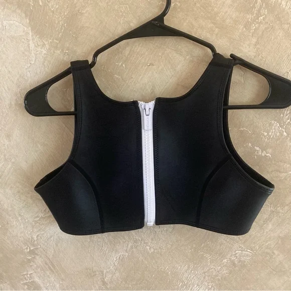 Hoaka Swimsuit Top - Picture 1 of 4